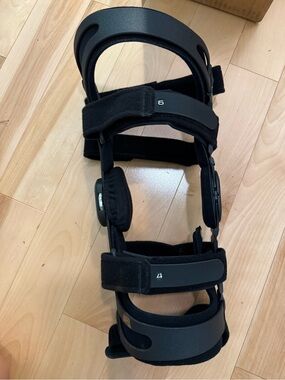 Black BREG Fusion OA BNIB Adjustable RT L